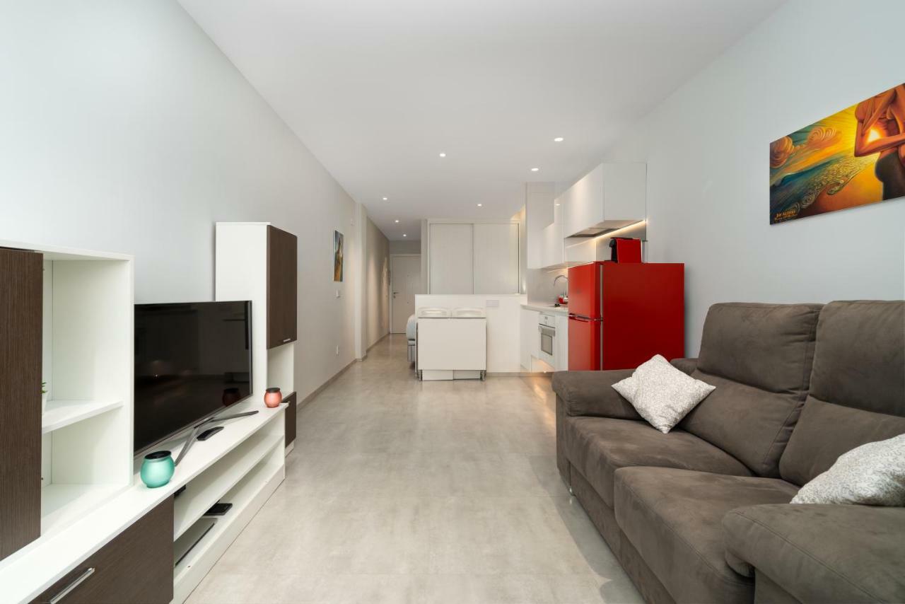 Frontline With Blue Views Apartament